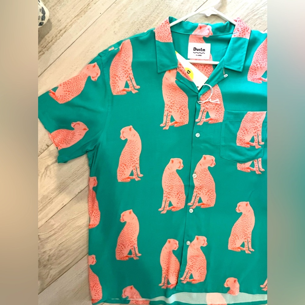 Duvin Design Co Men’s Panther print button down NWT